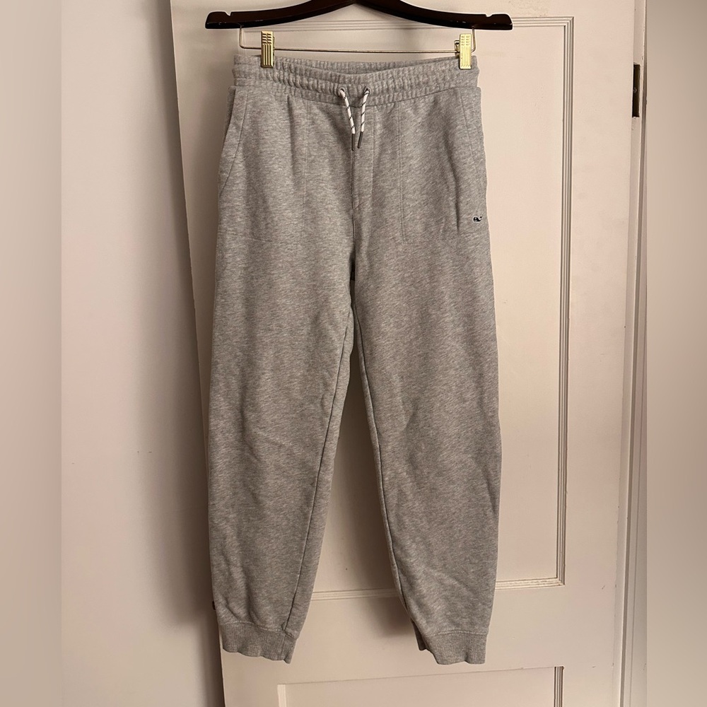 Youth Vineyard Vines sweatpants.